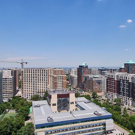 Five Business-Class Rooms In R-House Near Mega Center Almaty Esterno foto