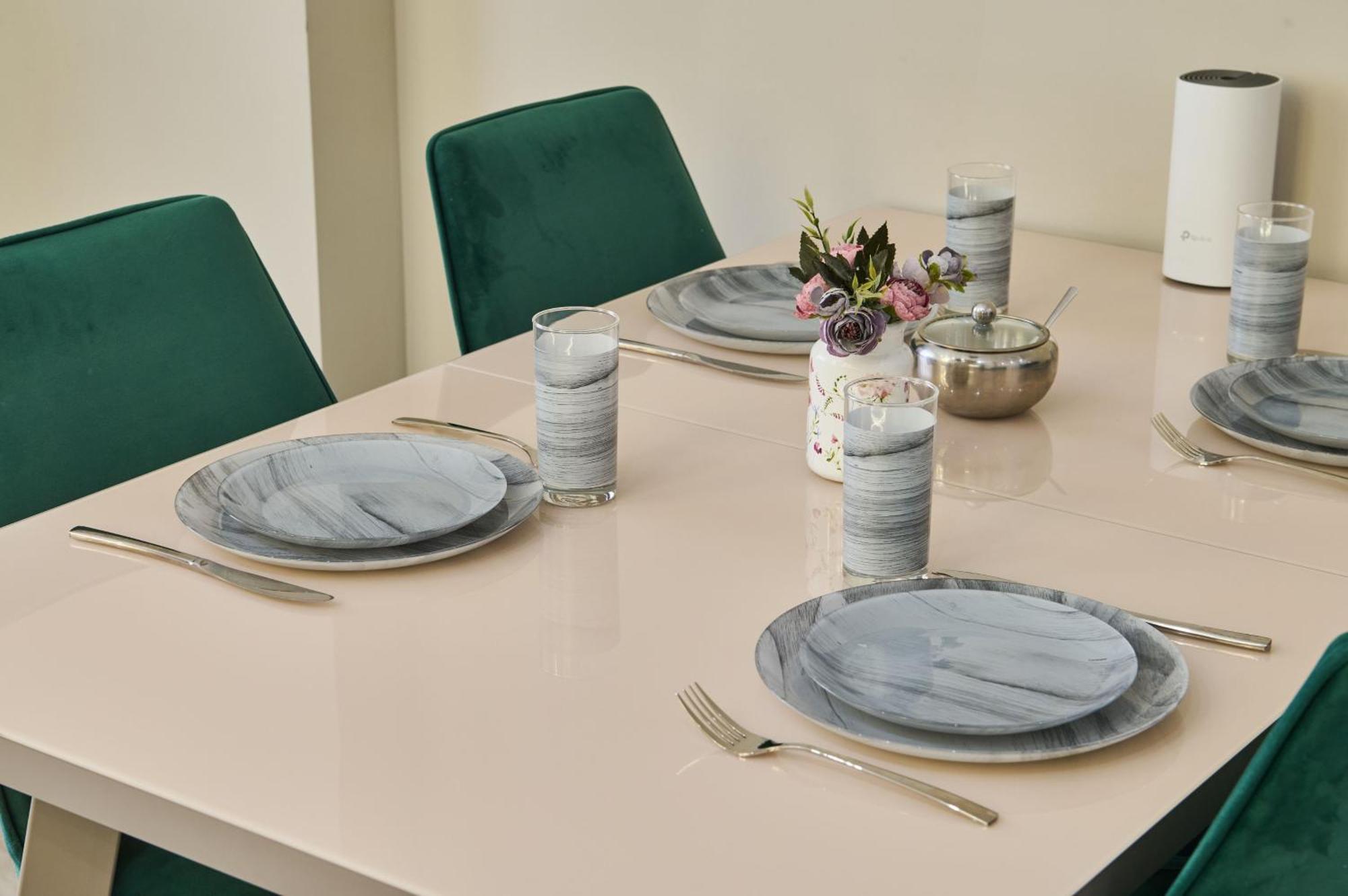 Five Business-Class Rooms In R-House Near Mega Center Almaty Esterno foto