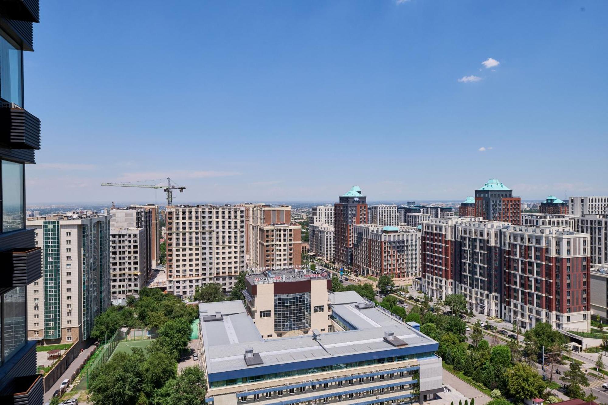 Five Business-Class Rooms In R-House Near Mega Center Almaty Esterno foto
