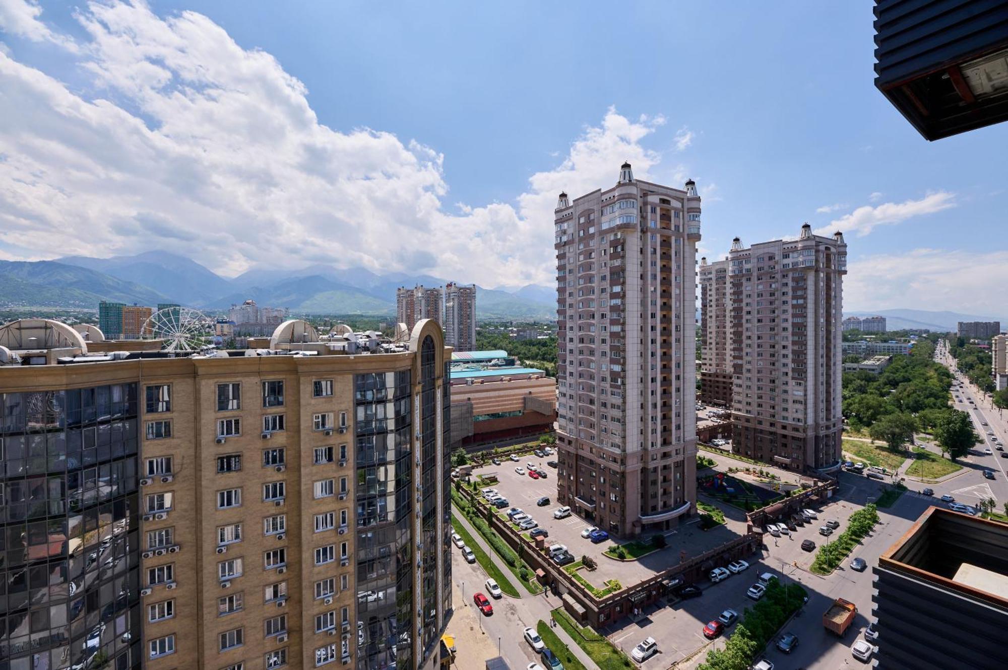 Five Business-Class Rooms In R-House Near Mega Center Almaty Esterno foto