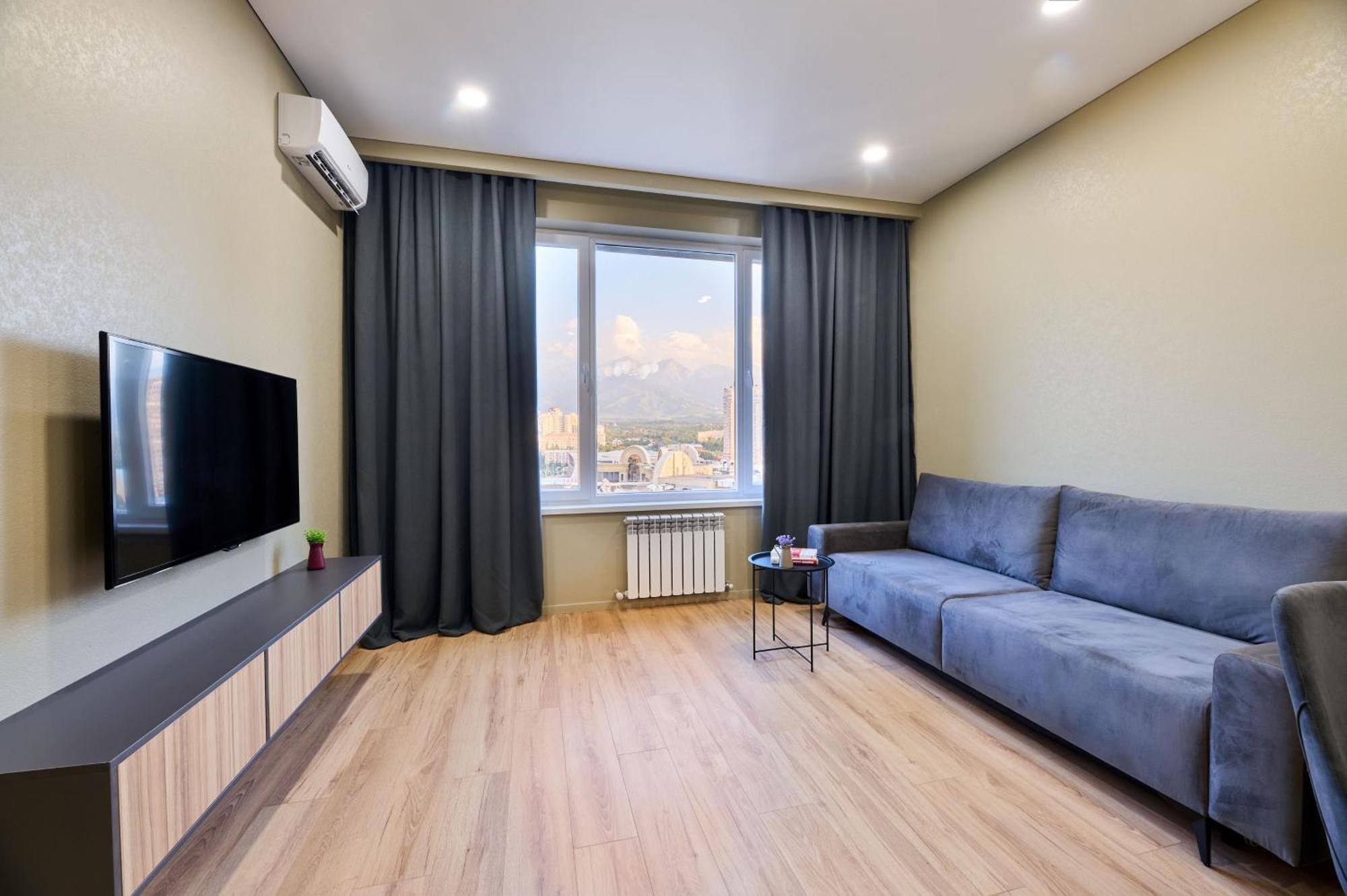 Five Business-Class Rooms In R-House Near Mega Center Almaty Esterno foto
