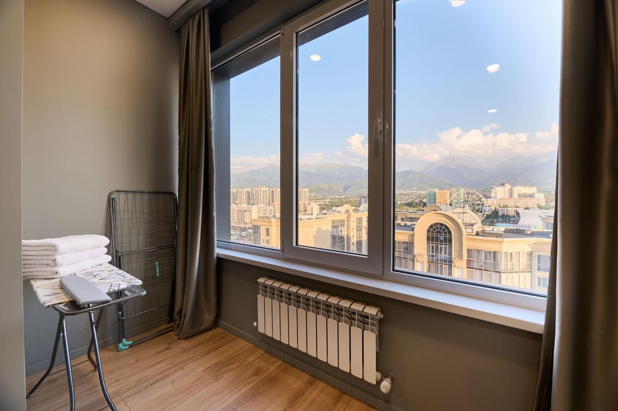 Five Business-Class Rooms In R-House Near Mega Center Almaty Esterno foto