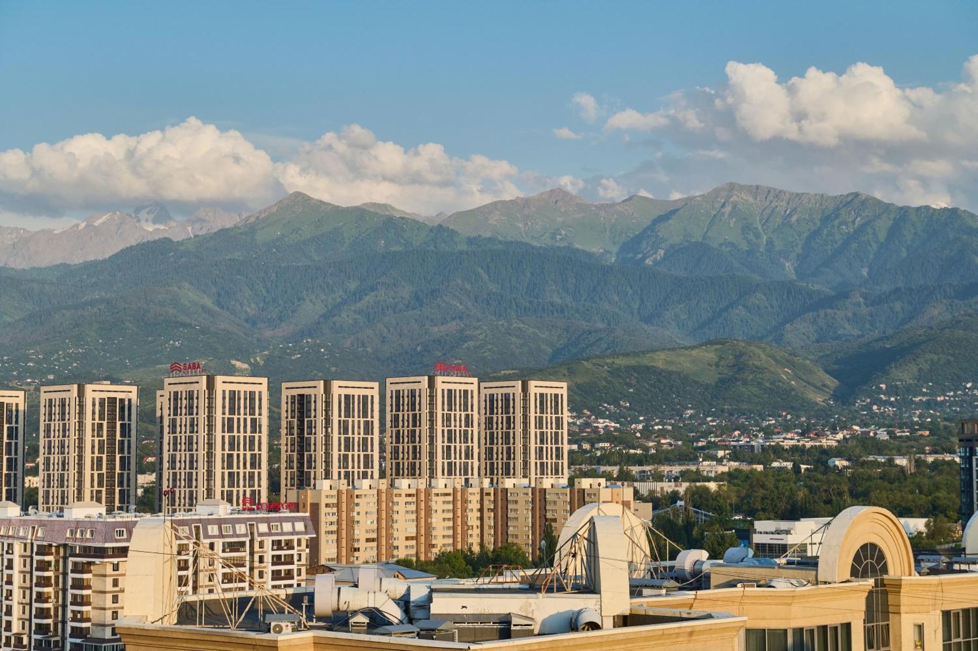 Five Business-Class Rooms In R-House Near Mega Center Almaty Esterno foto