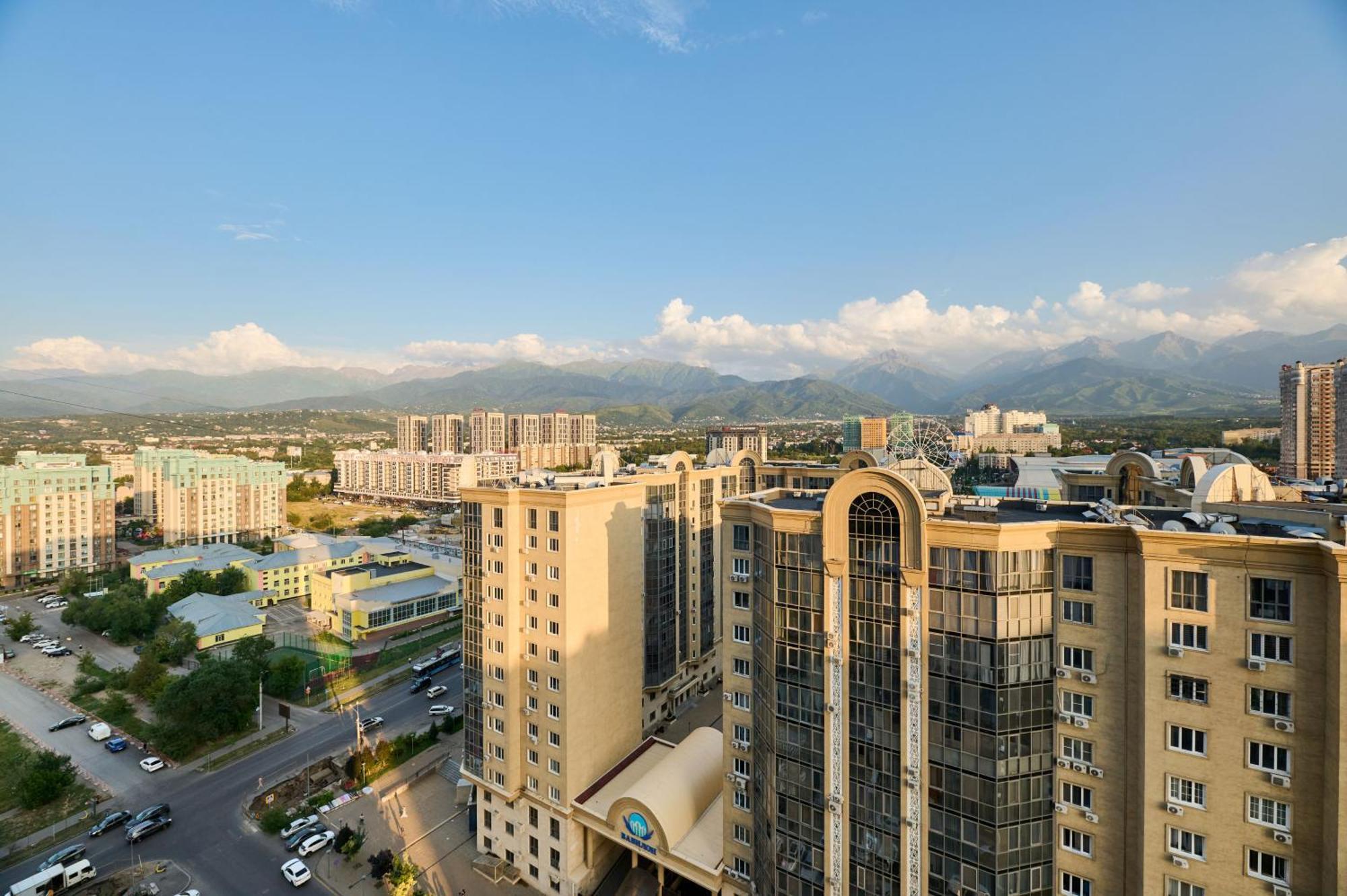 Five Business-Class Rooms In R-House Near Mega Center Almaty Esterno foto