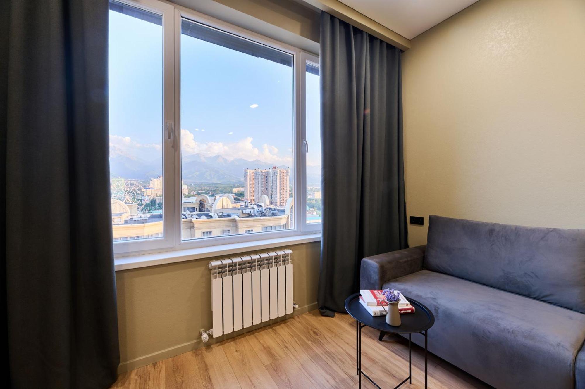 Five Business-Class Rooms In R-House Near Mega Center Almaty Esterno foto